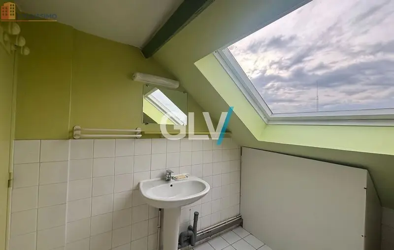 Studio meublé 19m² Lille 59000 - Dernier étage, lumineux - Photo 2