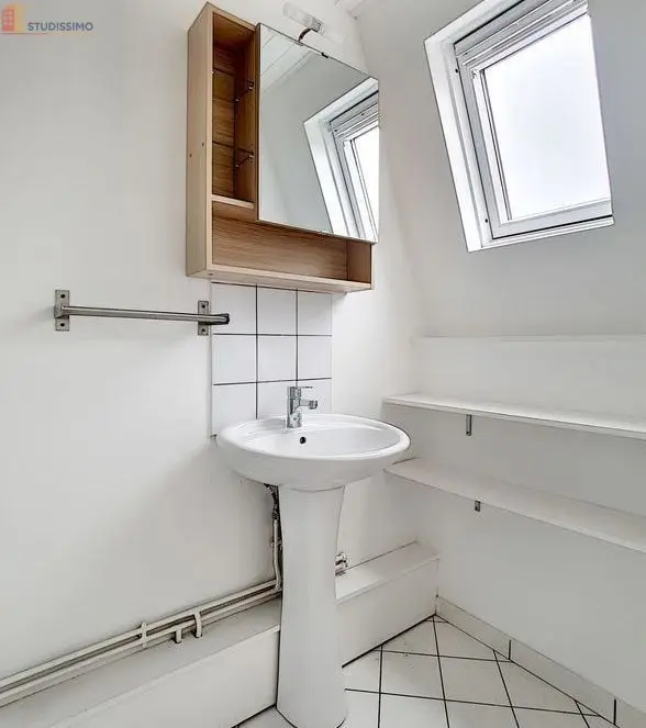 Studio 25m² Lille 59800 - Lumineux, 2e étage - Photo 1