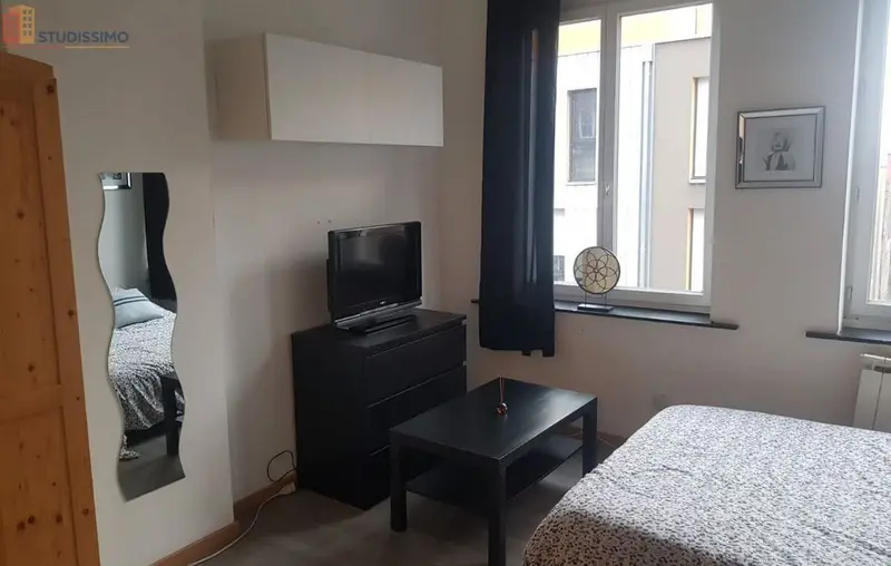 Studio meublé 17m² Roubaix 59100 - Grand, proche place - Photo 2