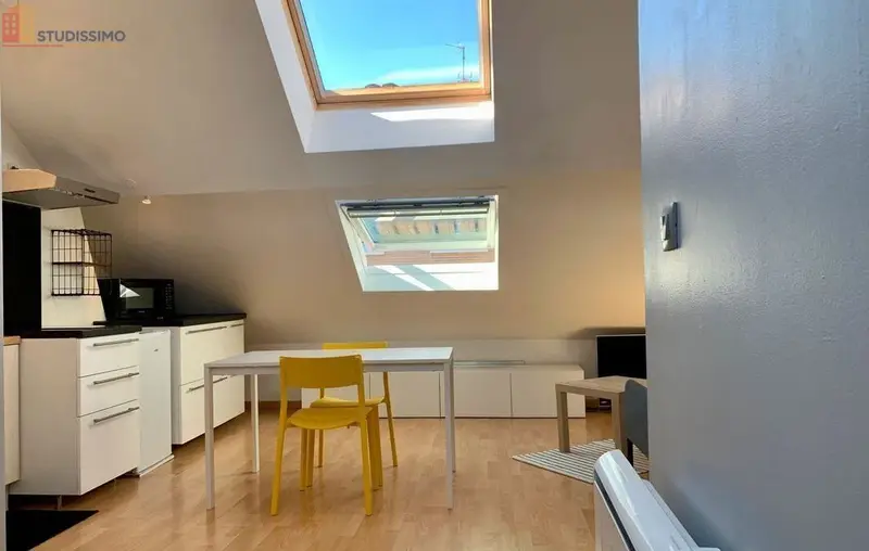 Studio meublé 20m² Lille centre - Proche métro, mansardé - Photo 28