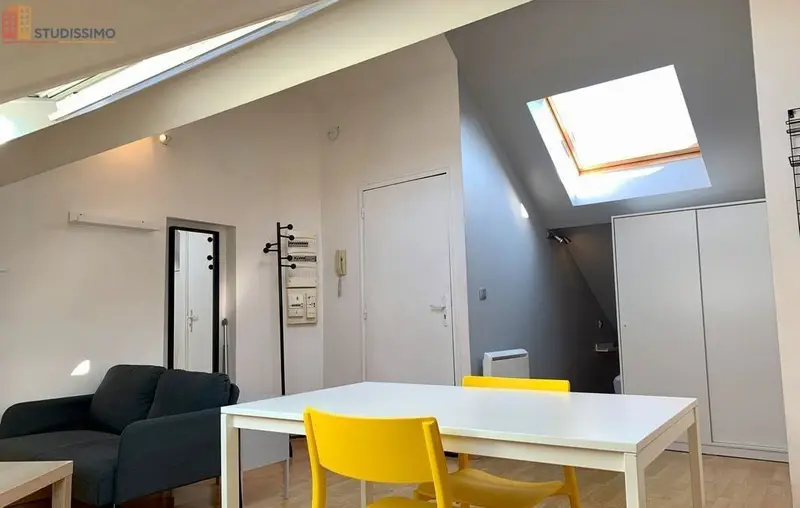 Studio meublé 20m² Lille centre - Proche métro, mansardé - Photo 22