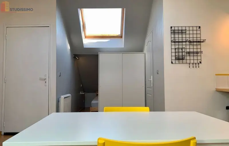 Studio meublé 20m² Lille centre - Proche métro, mansardé - Photo 11