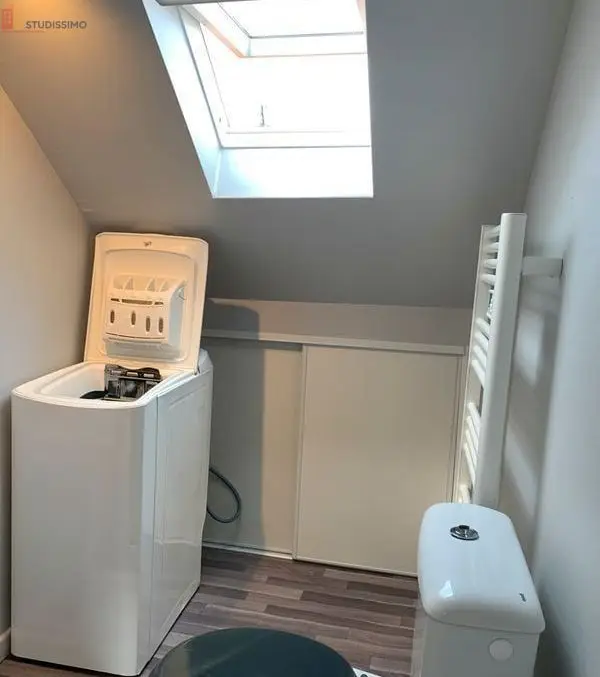 Studio meublé 20m² Lille centre - Proche métro, mansardé - Photo 2