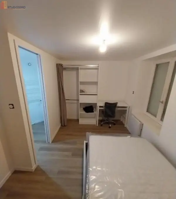 Studio meublé 13m² Lille centre - Calme, lumineux - Photo 2