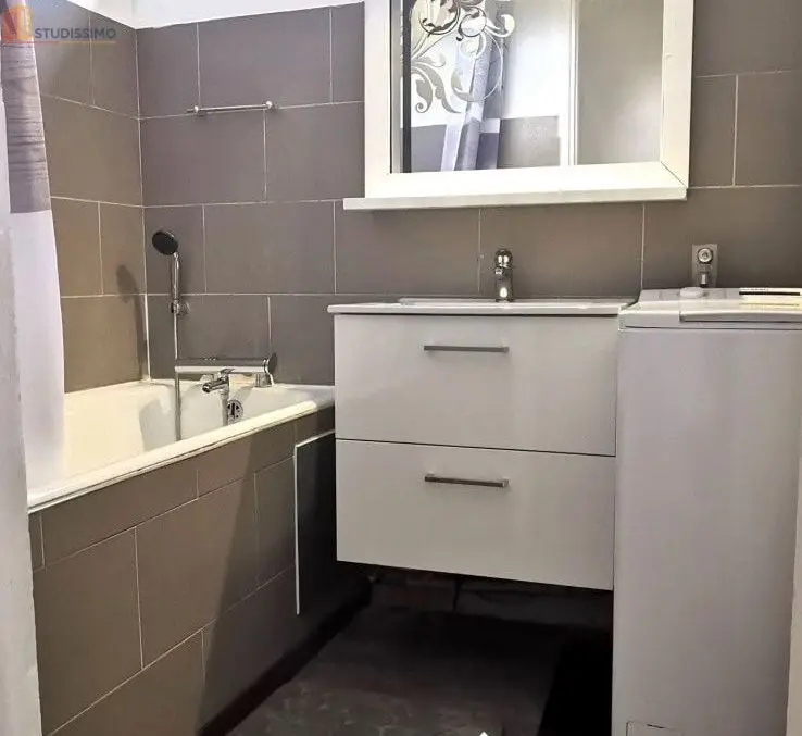 Studio meublé 12m² Roubaix - Meublé, au 3e étage - Photo 3