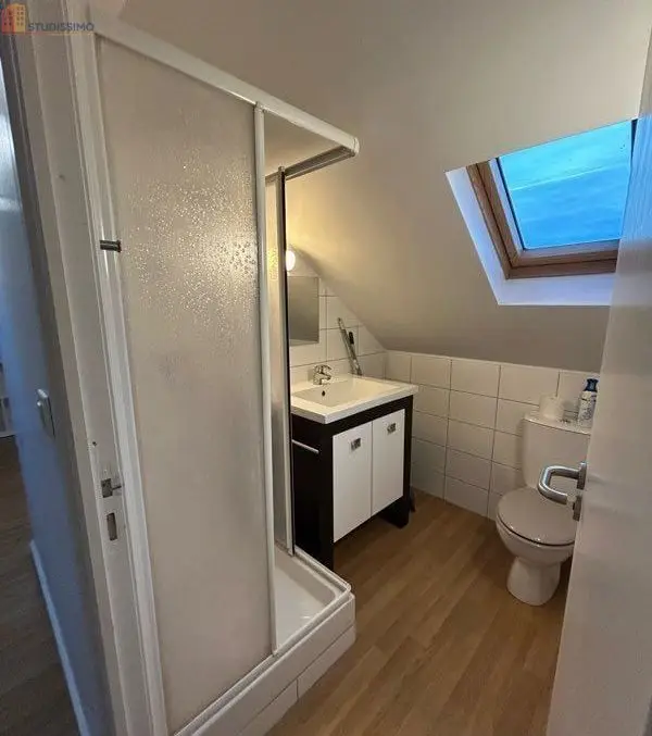 Studio meublé 20m² Lille 59800 - Lumineux, dernier étage - Photo 7