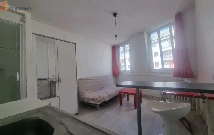 Studio meublé 22m² Lille centre - Proche métro Porte de Douai - Photo 1