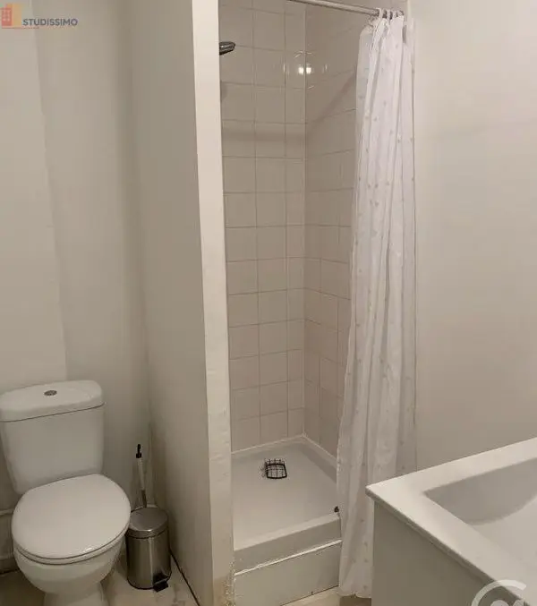 Studio meublé 14m² Lille 59800 - Métro Fives, rénové - Photo 3