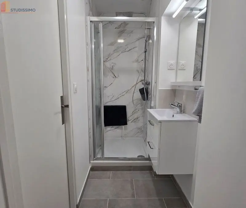 Studio meublé 22m² Lille centre - Terrasse, sdb privative - Photo 6
