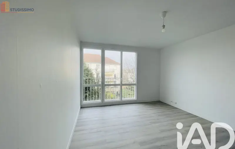 Studio 44m² Saint-Julien-les-Villas - Lumineux, 2e étage - Photo 6
