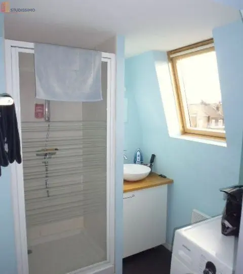 Studio 18m² Lille Fives - Mezzanine, style loft - Photo 2