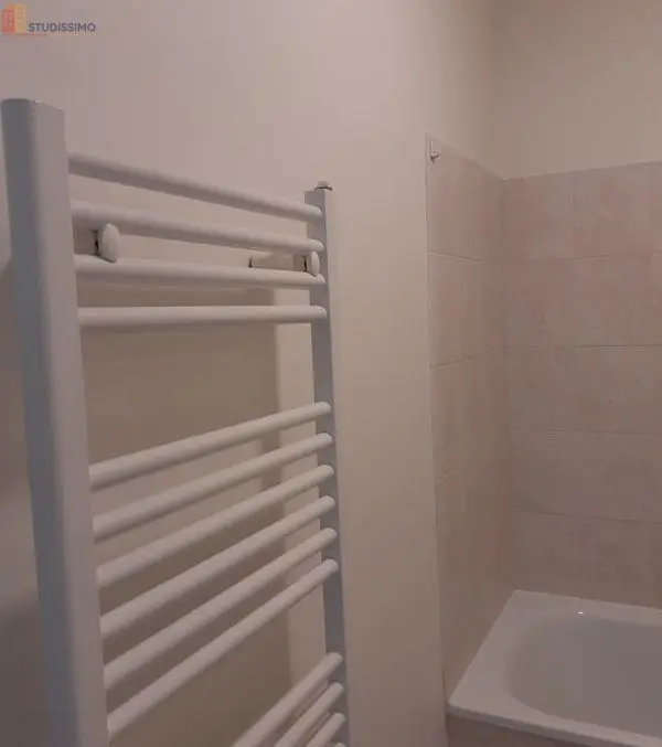 Studio 27m² Saint-Julien-les-Villas - 1er étage, F1 bis - Photo 3