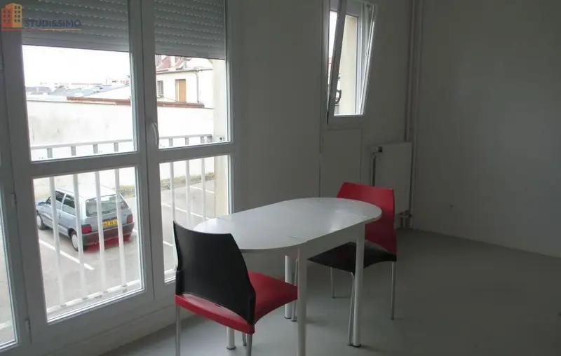 Studio 27m² Saint-Julien-les-Villas - 1er étage, F1 bis - Photo 1
