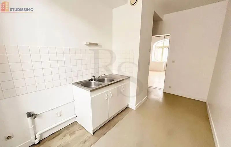 Studio 27m² Argentan - (aucune caractéristique) - Photo 4