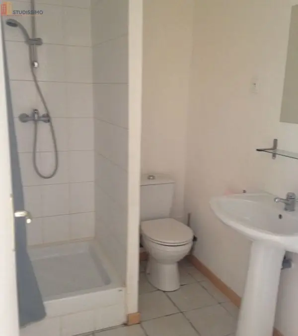 Studio 24m² Bully-les-Mines - Cour privative - Photo 1