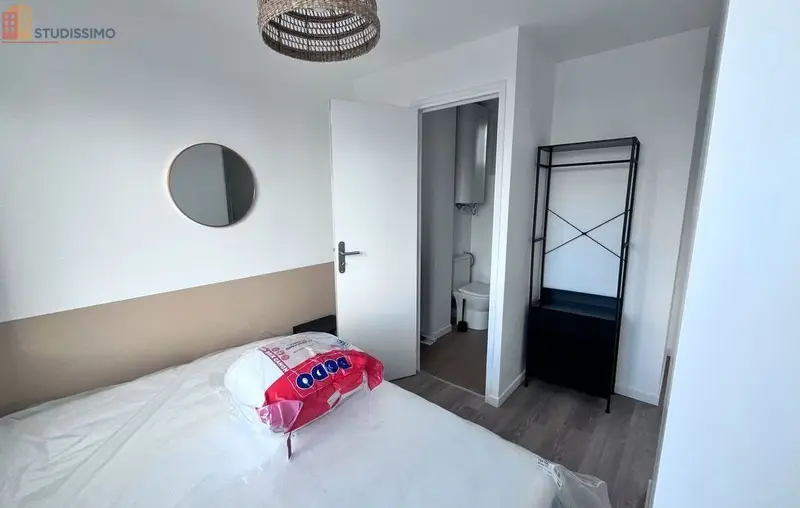 Studio meublé 20m² Calais - Rénové, face au Beffroi - Photo 6