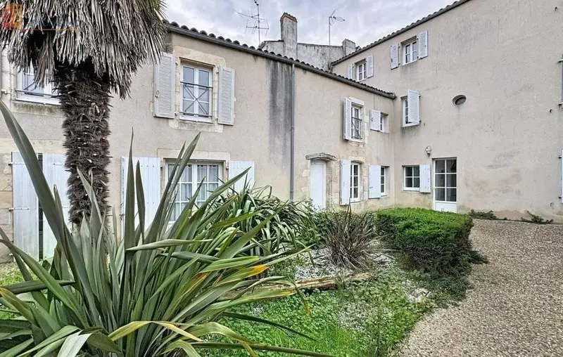 Studio 23m² La Rochelle - DPE D - Photo 1