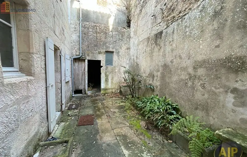 Studio 19m² Saintes - DPE D - Photo 1