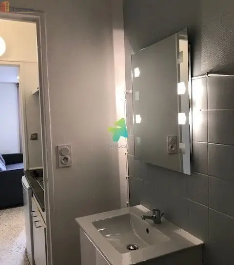 Studio meublé 20m² Perpignan - Meublé, dernier étage - Photo 3