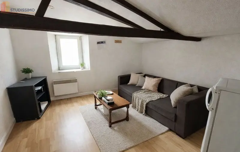 Studio 20m² Saintes - 2e étage, fort potentiel - Photo 1