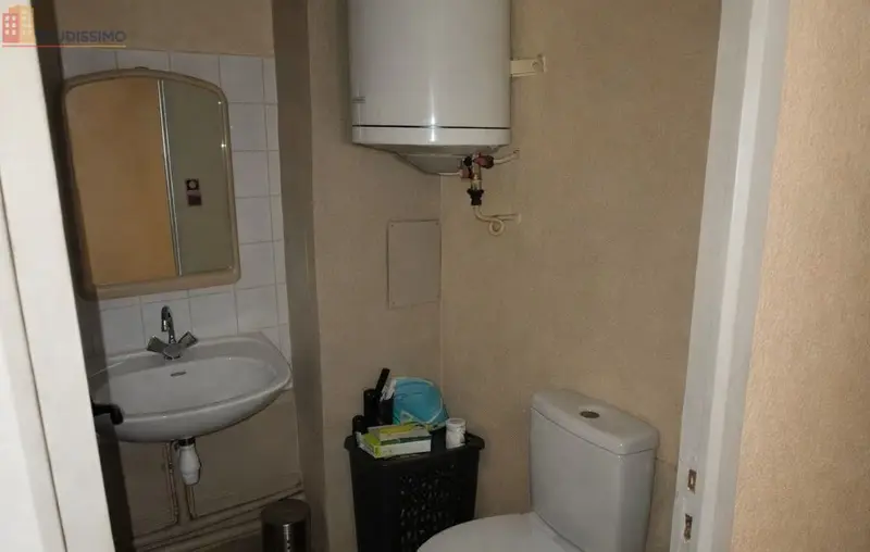 Studio 23m² Saintes - 1er étage, fort potentiel - Photo 1