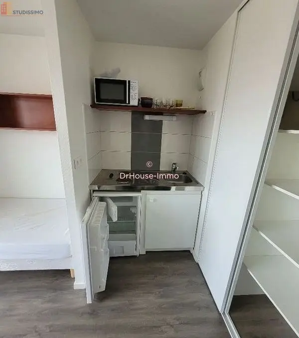 Studio meublé 21m² Clermont-Ferrand 63000 - Lumineux, 4e étage - Photo 3