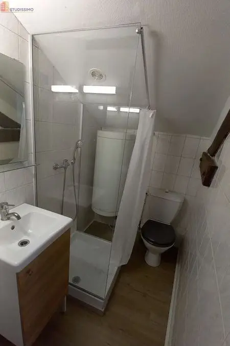 Studio meublé 17m² Clermont-Ferrand - Calme, dernier étage - Photo 1