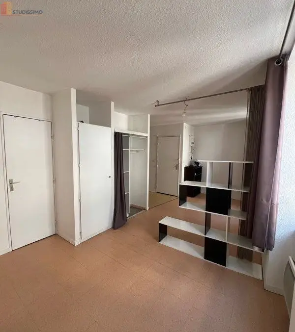 Studio meublé 27m² Clermont-Ferrand 63000 - Meublé, proche commodités - Photo 2