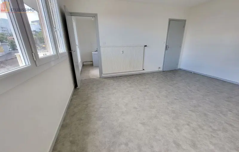 Studio 29m² Clermont-Ferrand - Étage 2, DPE D - Photo 5