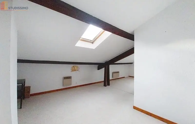 Studio 22m² Clermont-Ferrand 63000 - Étage 4, DPE F - Photo 2