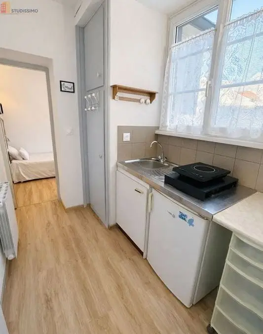 Studio 17m² Strasbourg centre - Lumineux, vue sur les toits - Photo 7