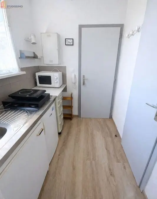 Studio 17m² Strasbourg centre - Lumineux, vue sur les toits - Photo 3