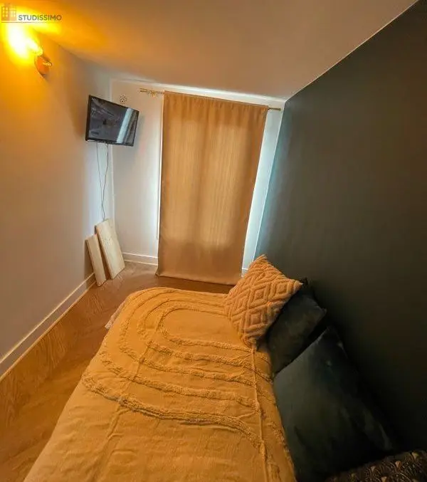 Studio meublé 13m² Clermont-Ferrand 63000 - Dernier étage, lumineux - Photo 2