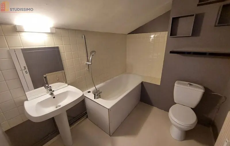 Studio 17m² Pontarlier - CPE C - Photo 1