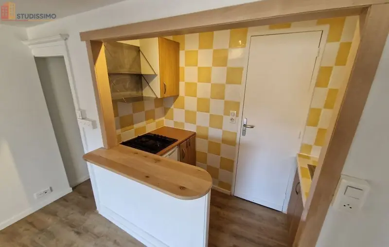 Studio 24m² Besançon centre - Dernier étage, rénové - Photo 1
