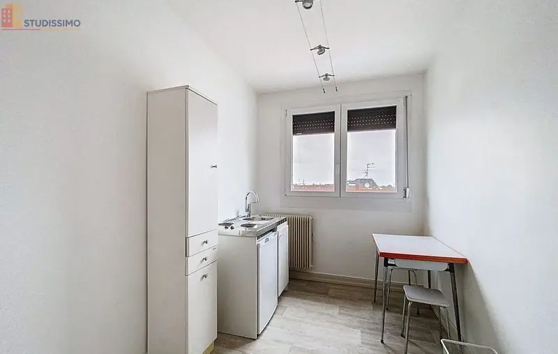 Studio 18m² Strasbourg centre - Dernier étage, lumineux - Photo 2