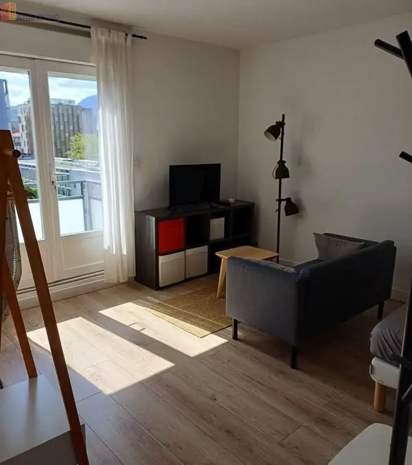 Studio meublé 26m² Clermont-Ferrand 63100 - Meublé, dernier étage - Photo 2