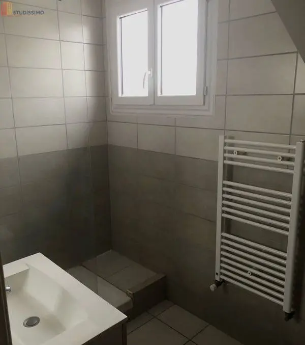 Studio 30m² Clermont-Ferrand 63000 - Étage élevé, lumineux - Photo 1