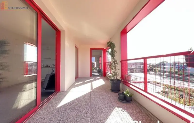Studio meublé 12m² Strasbourg centre - Étage élevé, lumineux - Photo 2