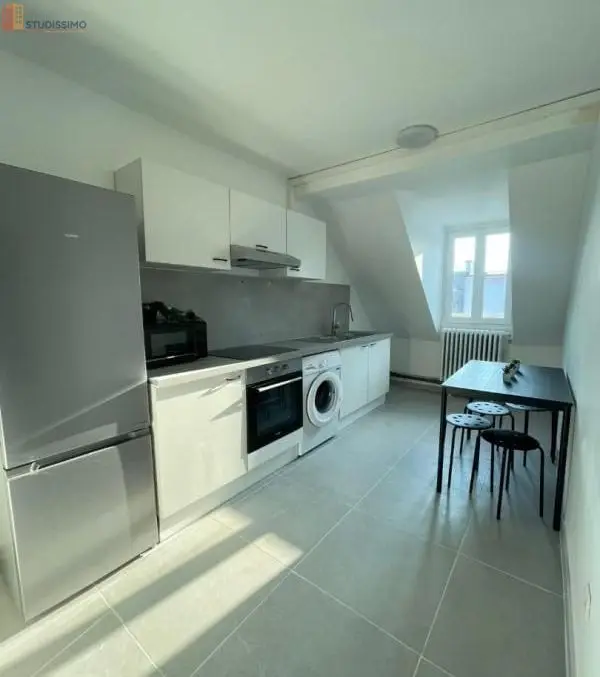 Studio meublé 10m² Strasbourg centre - Lumineux, 5e étage - Photo 4