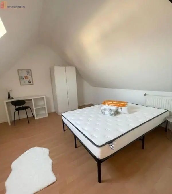 Studio meublé 10m² Strasbourg centre - Lumineux, 5e étage - Photo 3
