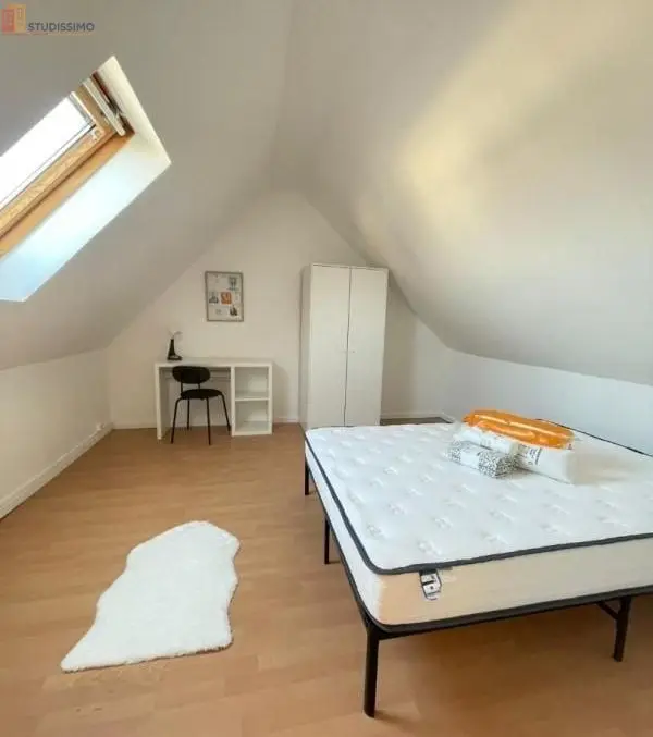 Studio meublé 10m² Strasbourg centre - Lumineux, 5e étage - Photo 2