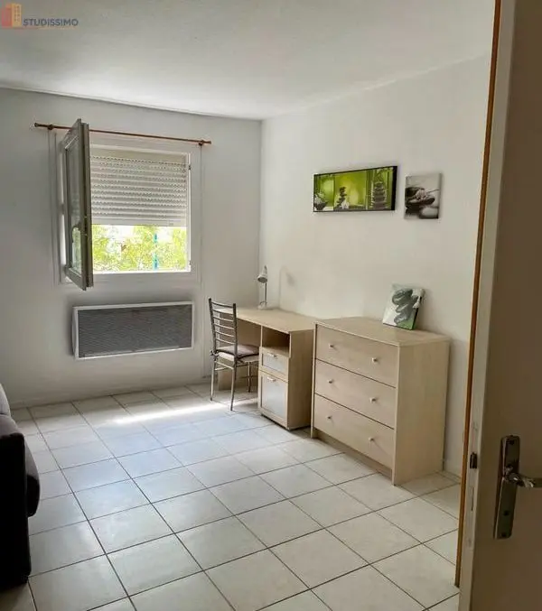 Studio meublé 20m² Clermont-Ferrand 63000 - Parking privatif, proche CHU - Photo 1