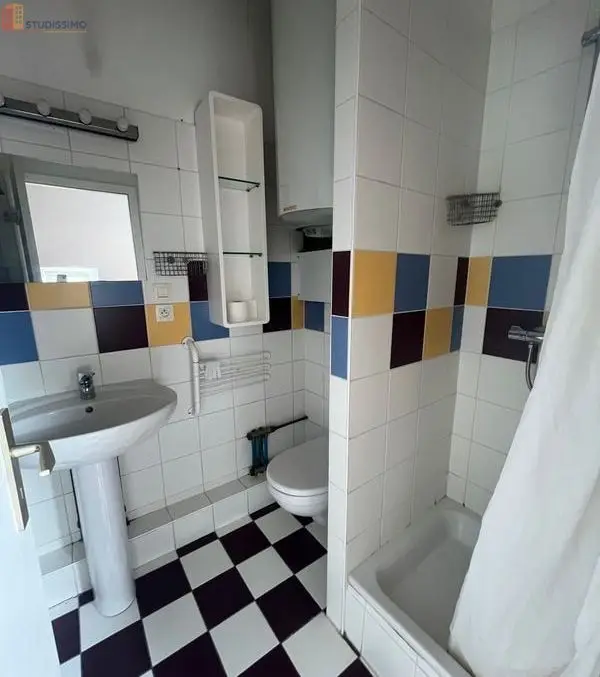 Studio 24m² Strasbourg centre - En dernier étage, lumineux - Photo 1