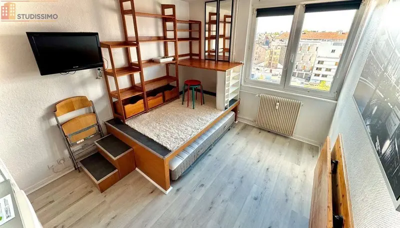 Studio meublé 18m² Strasbourg centre - Lumineux, vue dégagée - Photo 2