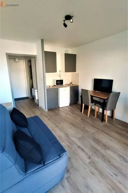 Studio meublé 21m² Clermont-Ferrand - Parking privé, sécurisé - Photo 1