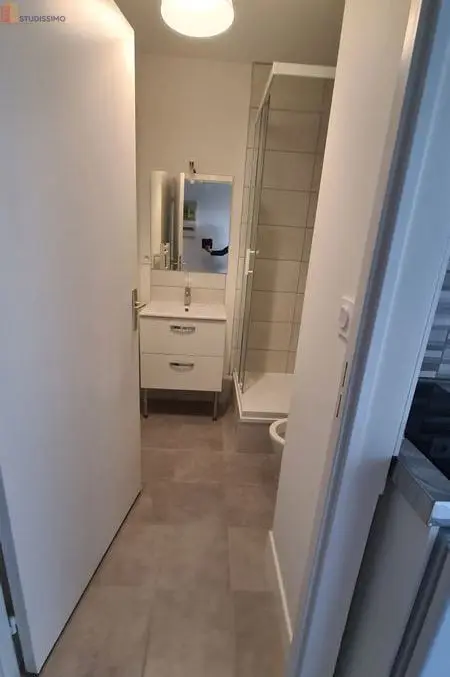Studio meublé 17m² Clermont-Ferrand 63000 - Centre, calme - Photo 2