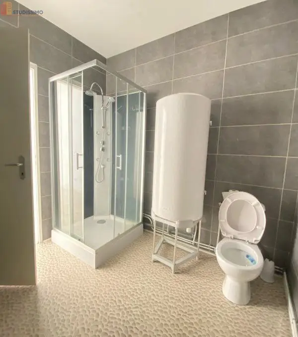 Studio 45m² Luxeuil-les-Bains - Lumineux, type loft - Photo 2