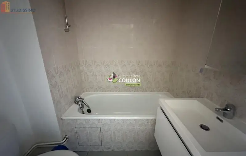 Studio 18m² Clermont-Ferrand - Meublé, dernier étage - Photo 3