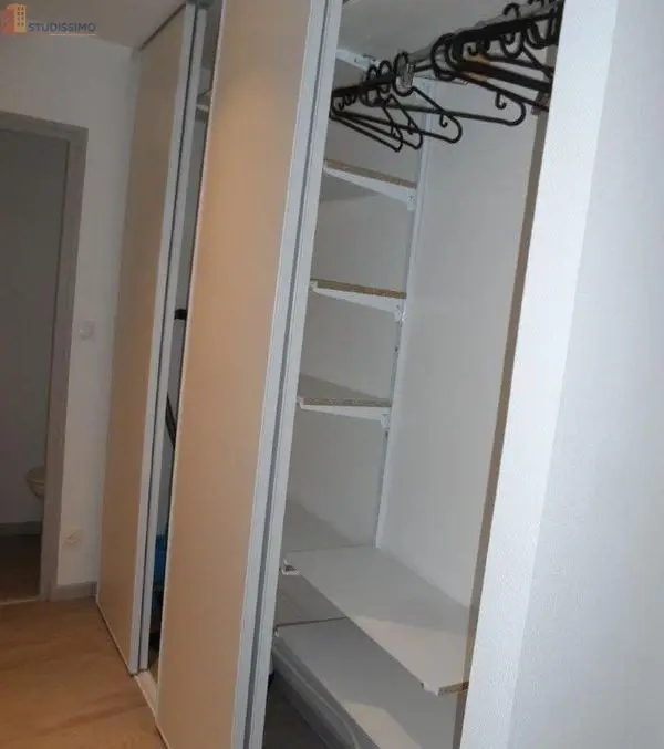 Studio meublé 31m² Le Creusot - Centre, en très bon état - Photo 3